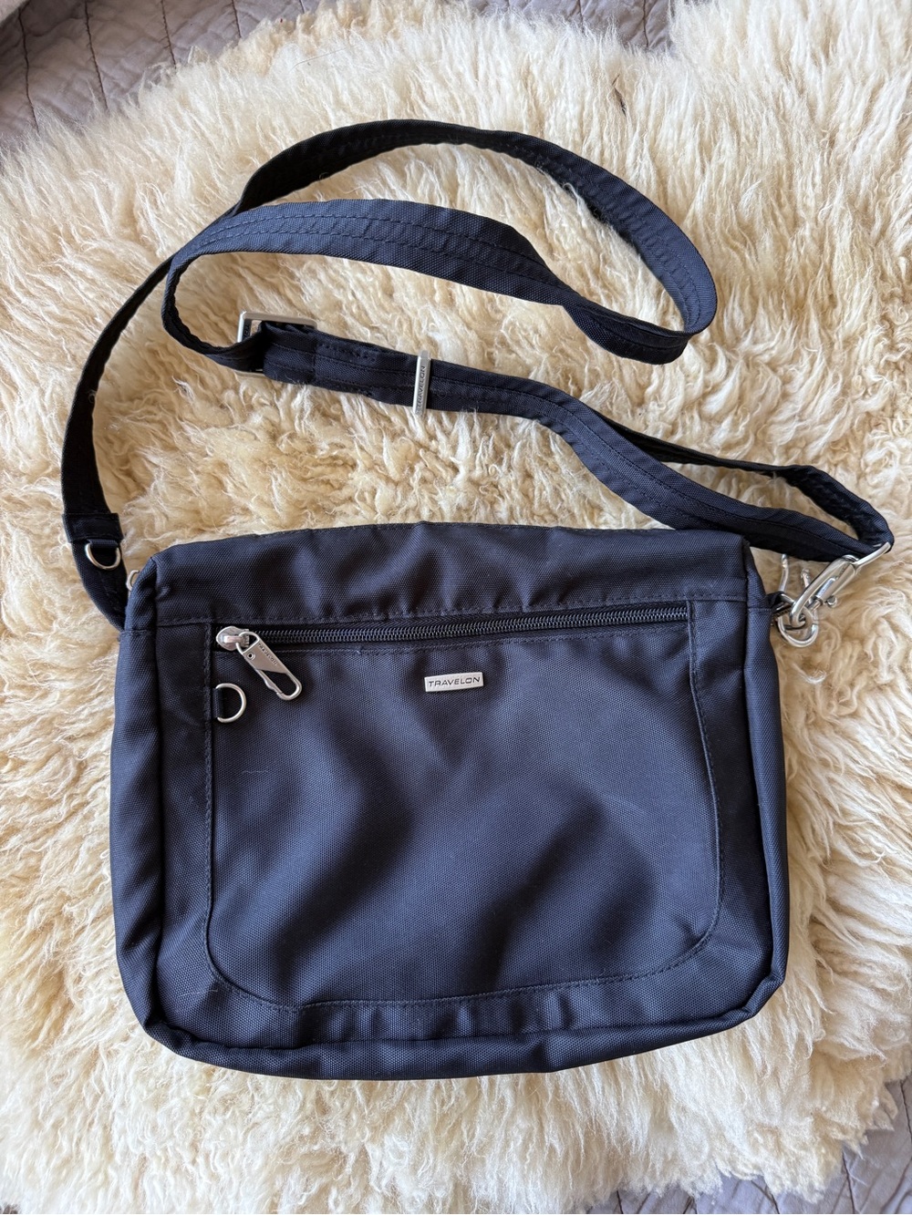 Travelon Classic Anti Theft Crossbody Bag
